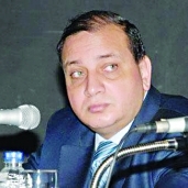 الدكتور خالد عزب - رئيس قطاع المشروعات