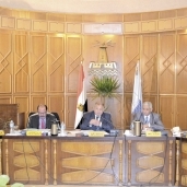 مجلس إدارة جامعة الإسكندرية خلال اجتماعه