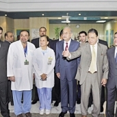 رئيس الوزراء يواصل جولاته التفقدية بمستشفى الشيخ زايد أمس