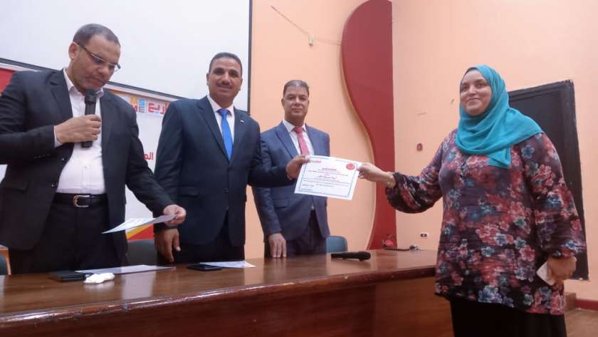 «القوى العاملة»: إقامة معرض لمستلزمات المدارس في بورسعيد