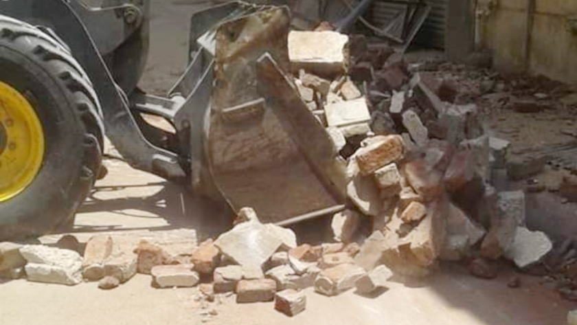 انهيار شرفة عقار قديم شرق الإسكندرية
