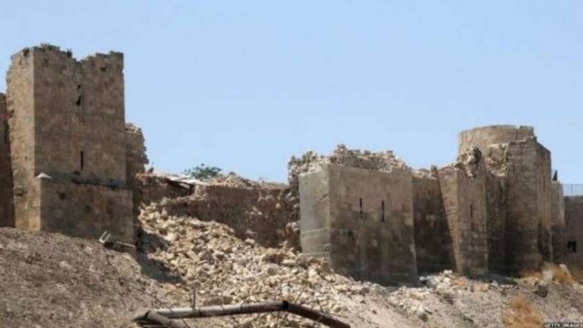 قلعة حلب التي تسبب الزلزال في دمارها
