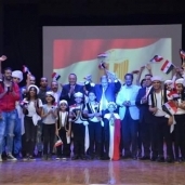 محافظ الإسماعيلية ومدير الأمن يشهدان احتفالية ختام مبادرة اختار مستقبلك بجامعة قناة السويس.