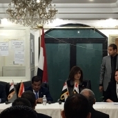 وزيرة الهجرة في جلسة مع المصريين بالكويت