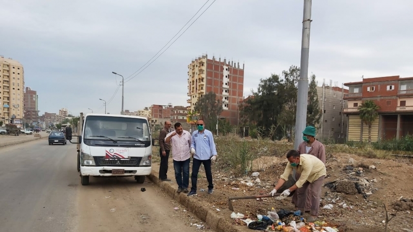 حملة نظافة وتعقيم مكبرة بمدينة قطور بالغربية