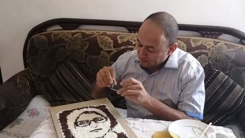 الشيف خالد يبدع في رسم صورة وزيرة الصحة بحبات الأرز