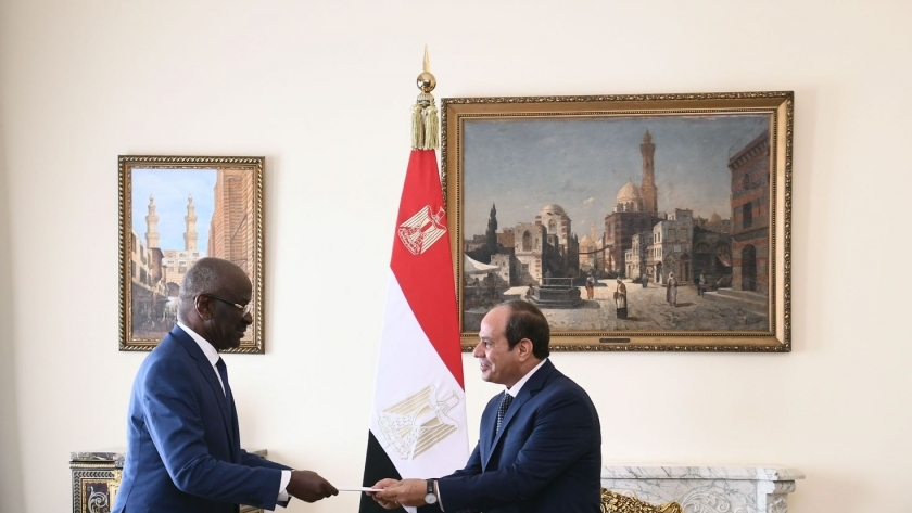 الرئيس عبدالفتاح السيسي مع زير الشؤون الخارجية والتعاون الموريتاني