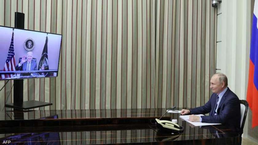 بوتين خلال قمته الافتراضية مع الرئيس الأمريكي جو بايدن