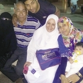 سناء محمد مع أبنائها