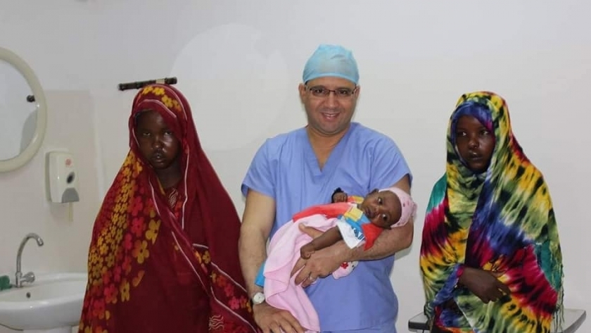 رحيل أشهر جراح مصري في كينيا بفيروس كورونا المستجد