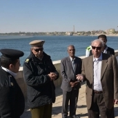 محافظ أسوان يتابع أعمال تكريك مجرى النيل بكوم أمبو
