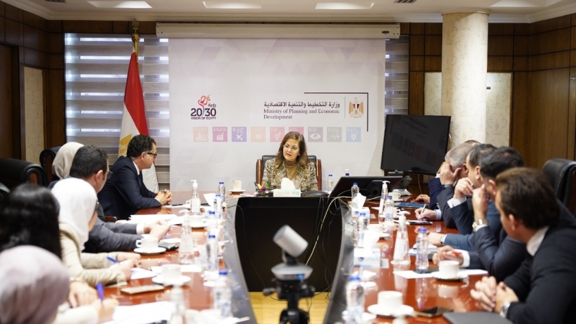 وزيرة التخطيط الدكتورة هالة السعيد خلال الاجتماع