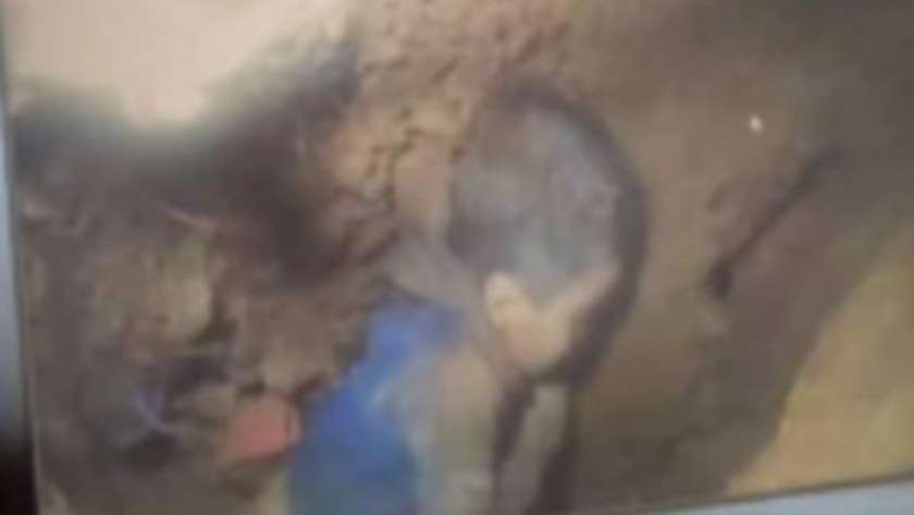 الطفل المغربي ريان داخل البئر