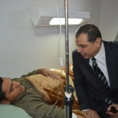 "سعفان" يزور خطيب "مسجد الروضة" المصاب بمستشفى الحسينية
