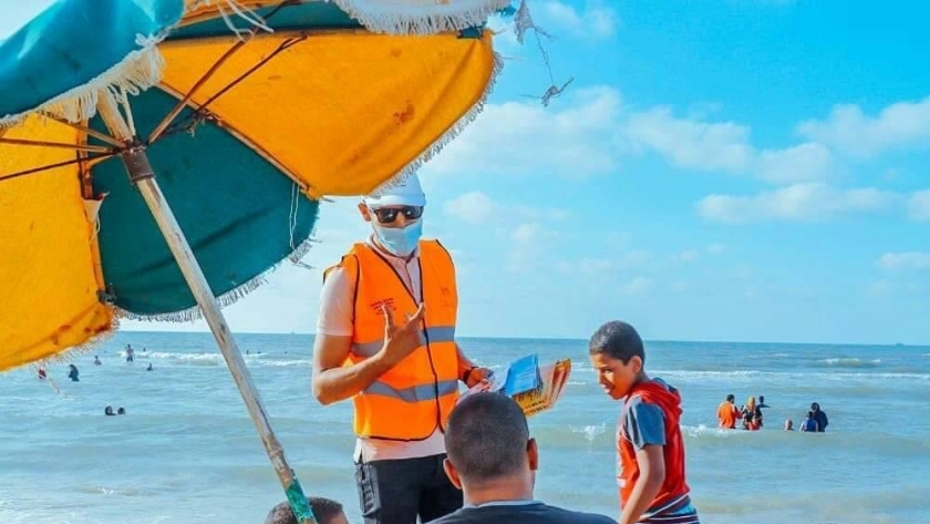 توعية المصافين على الشواطئ بأضرار المخدرات