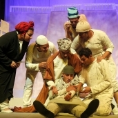 مشهد من مسرحية «ولاد البلد»