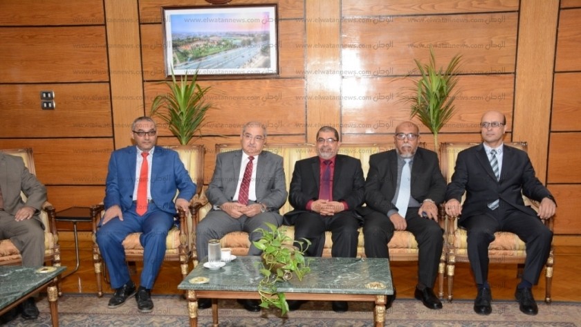 رئيس جامعة أسيوط يستقبل رؤساء جامعات حضرموت والبيضاء اليمنيين