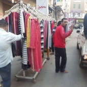 حي وسط بالإسكندرية يشن حملة لإزالة الباعة الجائلين من حرم الطريق