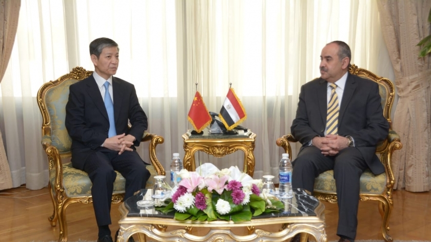 وزير الطيران المدنى يلتقى سفير دولة الصين لدى جمهورية مصر العربية