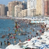 بحر الإسكندرية متنفس المواطنين فى المدينة الساحرة