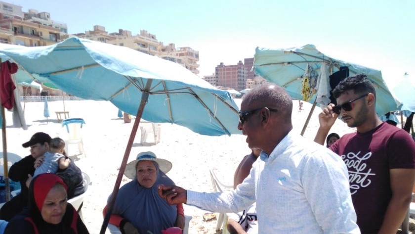 متابعة شكاوي المواطنين على شواطئ الإسكندرية