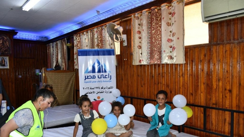 مؤسسة راعي مصر توزع الهدايا على الأطفال