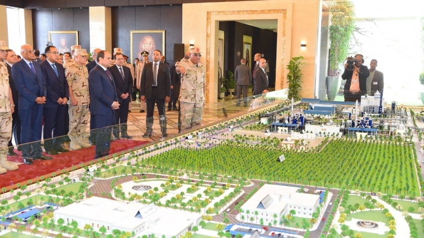 الرئيس عبد الفتاح السيسي أثناء افتتاح أحد المشروعات القومية
