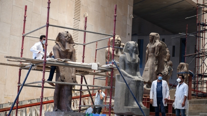 الآثار في المتحف المصري الكبير