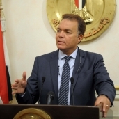 وزير النقل يقدم تقريرا عن حادث قطاري الإسكندرية لرئيس الوزراء