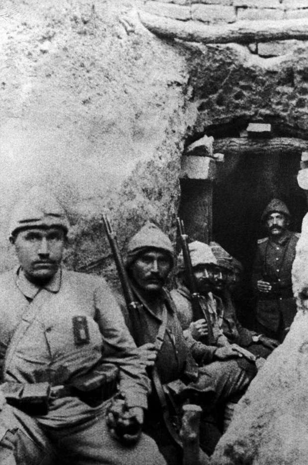 بعد 100 سنة.. الحرب العالمية الأولى في صور "لحظات الموت والحياة"