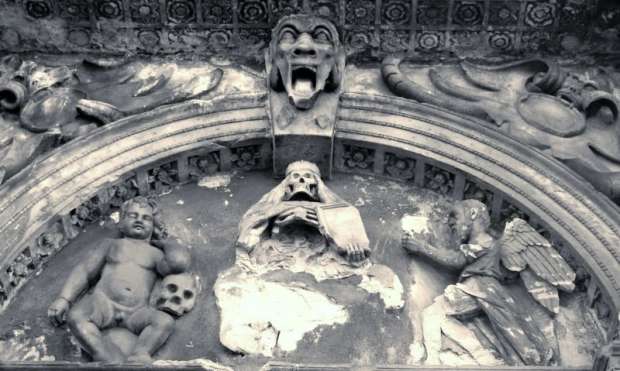 بالصور| "الموتى ينتقمون".. متشرد اسكتلندي يغضب جثث "المقبرة الملعونة"