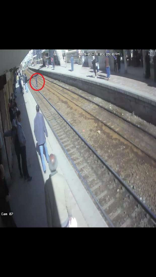حقيقة المنشور المزيف عن محاولة إنتحار طالب بسبب التنمر على قضبان القطار  10936624211550689089