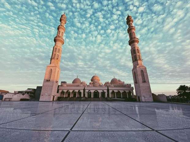 مسجد الميناء الكبير بالغردقة قبلة المواطنين والسائحين في رمضان رمضان 2021 الوطن
