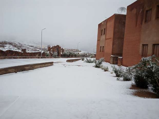 الحياة تحت الصفر.. 21 صورة من مدينة مصرية تغطيها الثلوج "كأنها أوروبا"