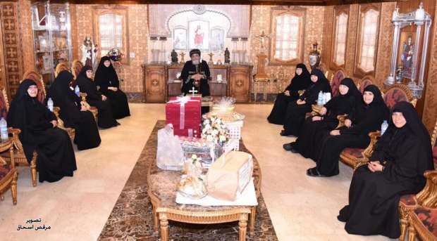 بالصور| تواضروس يستقبل رئيسات الأديرة القبطية في الكاتدرائية