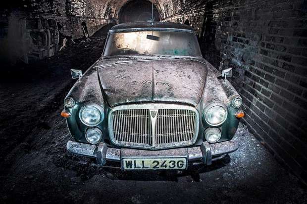 بالصور| العثور على نفق ملئ بالسيارات منذ عام 1956 في "ليفربول"