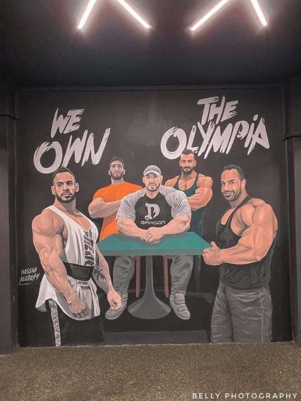 ألوان الوطن  بيج رامي يتصدر «جرافيتي الأبطال» ببورسعيد: عضلاته 