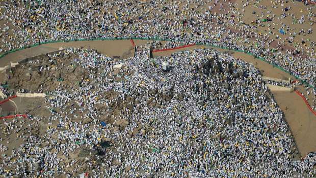 بالصور| أكثر من 2 مليون حاج على جبل عرفات في وقفة عيد الأضحى