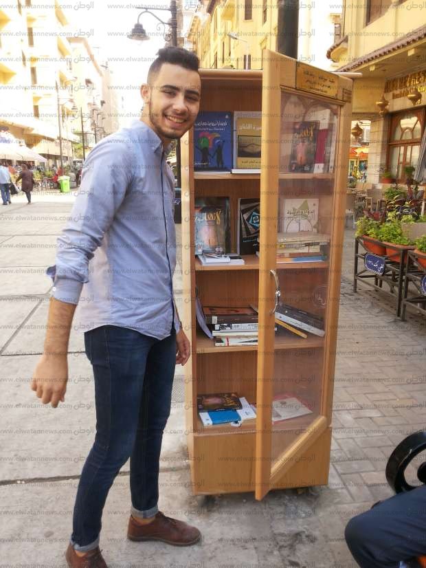 مكتبة مجانية فى شارع «الألفى»: «ضع كتابا أو خذ كتابا.. المهم تقرأ»