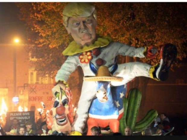 بالصور| البريطانيون يحرقون دمية ترامب في مهرجان Bonfire Night