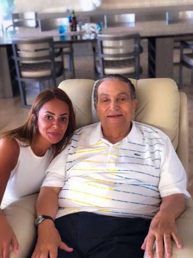 مبارك في أحدث صورة.. يجلس على كرسي ثمنه 23 ألف جنيه