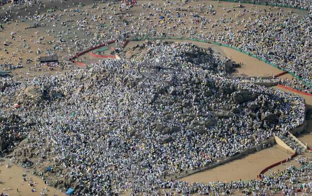 بالصور| أكثر من 2 مليون حاج على جبل عرفات في وقفة عيد الأضحى