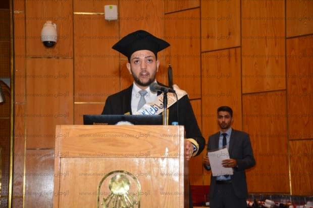 بالصور| جامعة أسيوط تحتفل بتخريج أول دفعة لـطب الأسنان ...