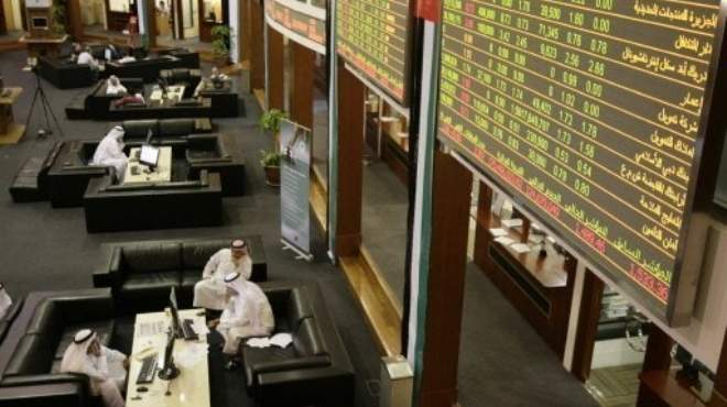 أكبر تراجع لبورصة دبي في 15 شهرا وأداء متباين لبورصات الخليج