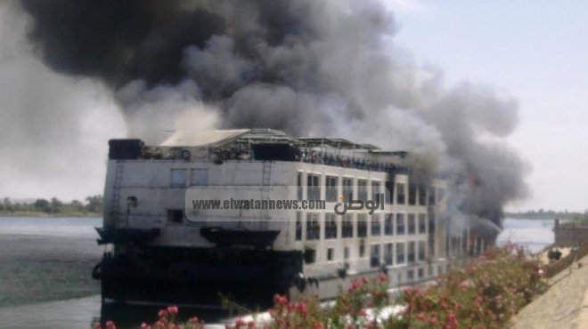  عاجل| إصابة سائحة وبحار في حريق بباخرة سياحية في أسوان 