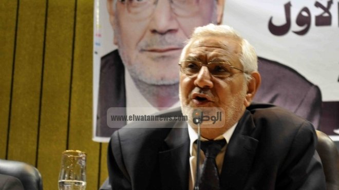 عبدالمنعم أبوالفتوح يدعو الرئيس المؤقت إلى الاستقالة