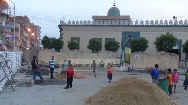  أهالي قرية بكفر الشيخ يحتجزون إمام مسجد بعد مهاجمته الثوار