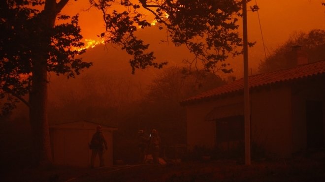  فرق الإطفاء عاجزة عن السيطرة على حرائق كاليفورنيا