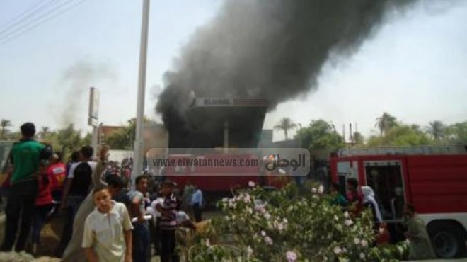 بالصور| مصرع وإصابة 6 أشخاص في انفجار محطة وقود بأسيوط.. و12 سيارة إطفاء للسيطرة على الحريق