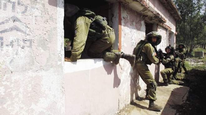  الجيش الإسرائيلي يعتقل 17 فلسطينيا ويواصل البحث عن المخطوفين الثلاثة
